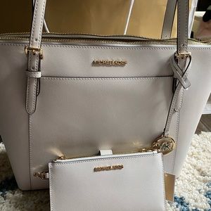Michael Kors purse and wallet wristlet! Two piece